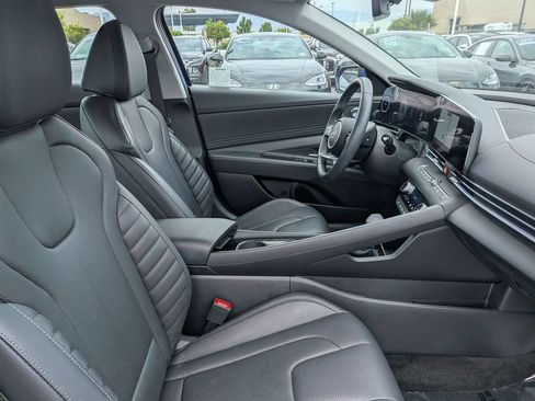 Certified 2026 Hyundai Elantra Limited FWD image 32