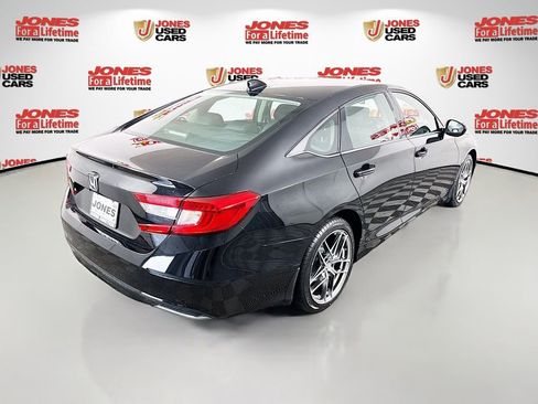 Used 2018 Honda Accord LX image 14