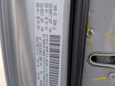 Used 2019 Jeep Cherokee Latitude Plus w/ Comfort/Convenience Group image 40