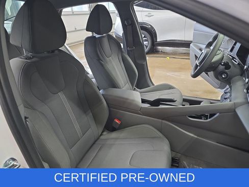 Certified 2025 Hyundai Elantra SE FWD image 10