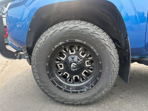 Used 2016 Toyota Tacoma SR5 w/ Towing Package AWD/4WD image 12