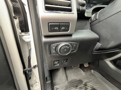 Used 2019 Ford F150 Platinum w/ Equipment Group 701A Luxury AWD/4WD image 13