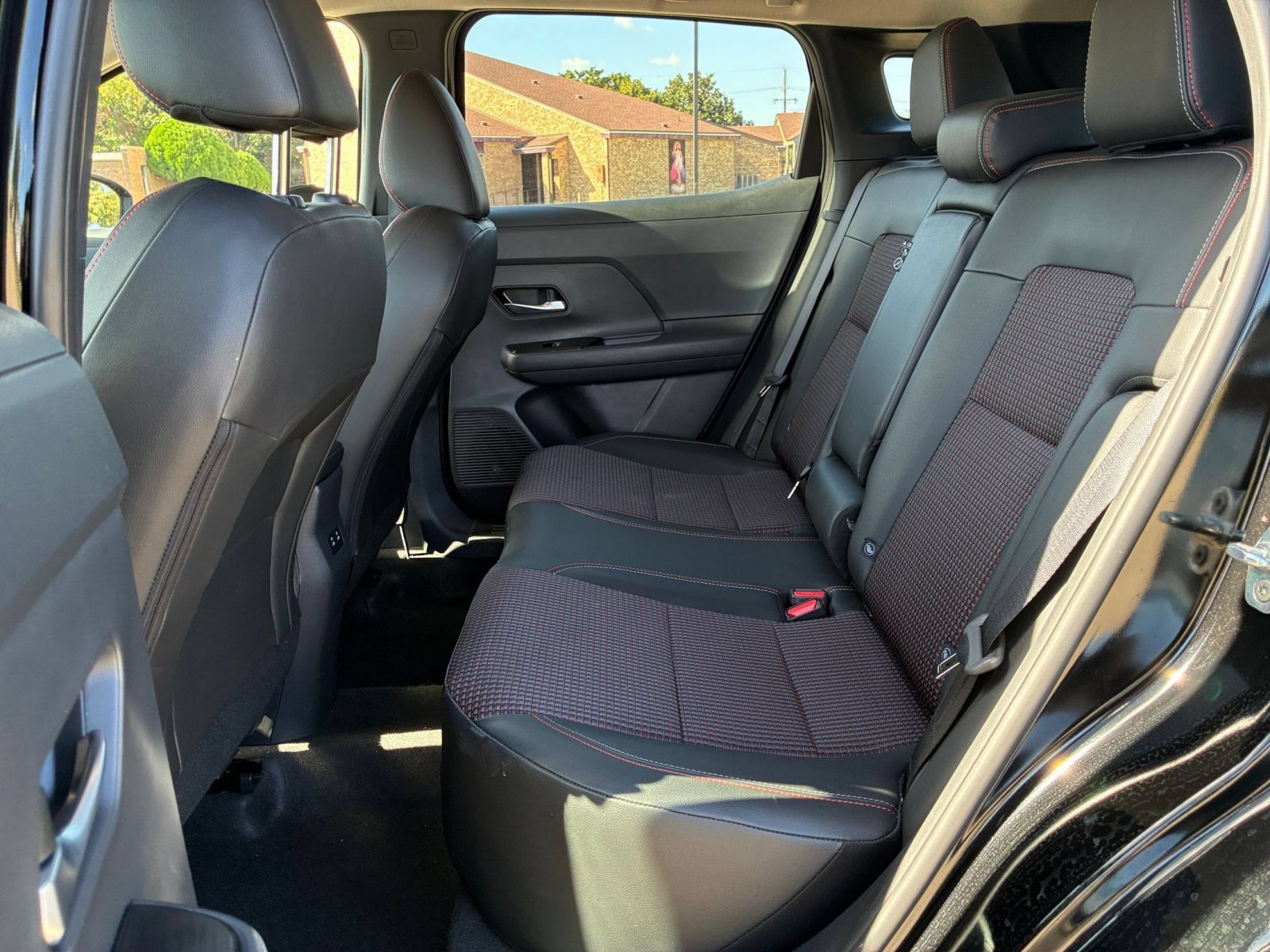 Used 2026 Nissan Kicks SR FWD image 24