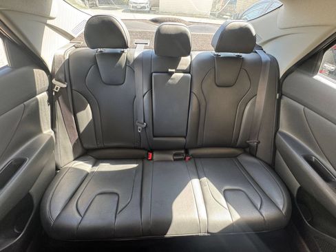 Used 2025 Hyundai Elantra Limited FWD image 41