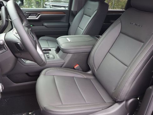 New 2026 GMC Sierra 2500 Denali w/ Max Trailering Package AWD/4WD image 13