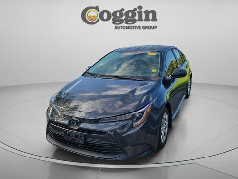 Used 2026 Toyota Corolla LE FWD image 2