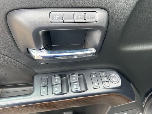 Used 2018 GMC Sierra 1500 Denali w/ Denali Ultimate Package AWD/4WD image 18