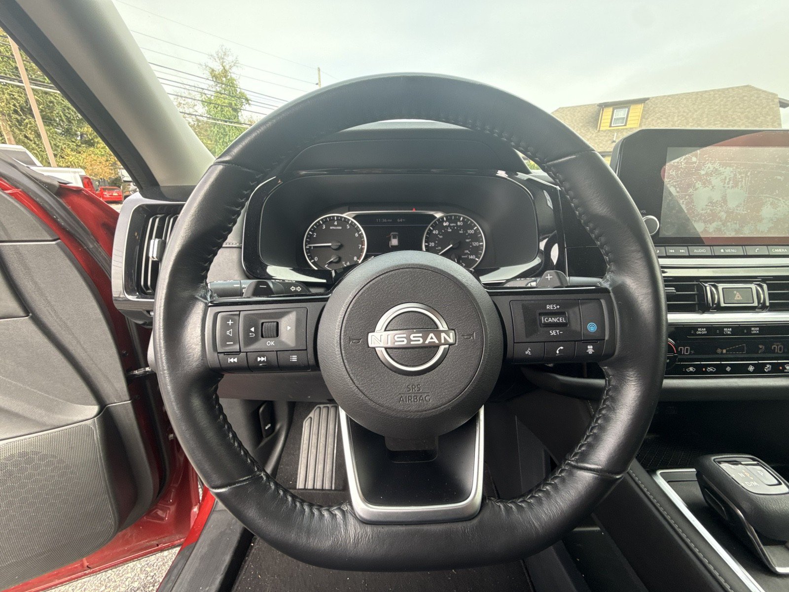 Used 2022 Nissan Pathfinder SV w/ SV Premium Package AWD/4WD image 21
