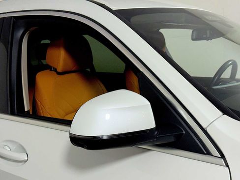 Used 2023 BMW X7 xDrive40i w/ Premium Package image 31