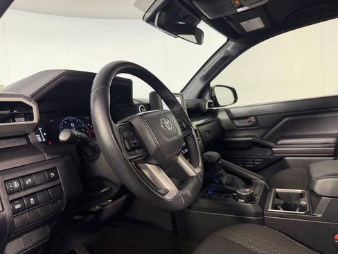 Used 2025 Toyota 4Runner SR5 image 19