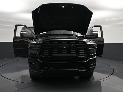 Used 2025 RAM 2500 Big Horn AWD/4WD image 34