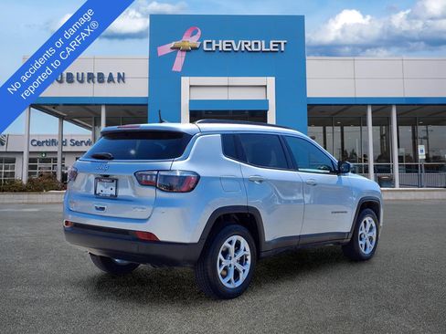 Used 2024 Jeep Compass Latitude AWD/4WD image 5