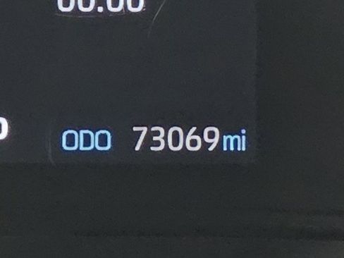 Used 2021 Toyota Sienna Limited image 40