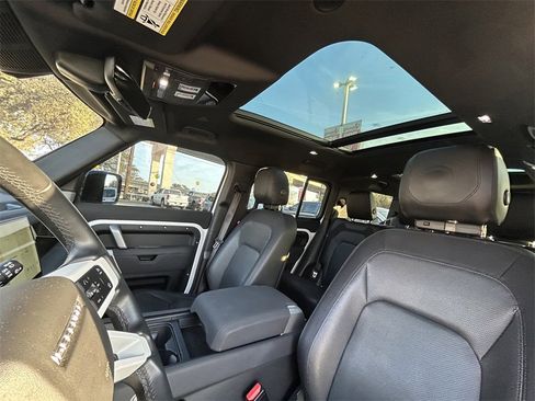 Used 2023 Land Rover Defender 130 X-Dynamic SE image 12