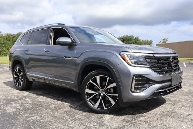 Certified 2024 Volkswagen Atlas SEL Premium R-Line AWD/4WD image 1
