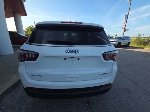 Used 2024 Jeep Compass Latitude AWD/4WD image 9