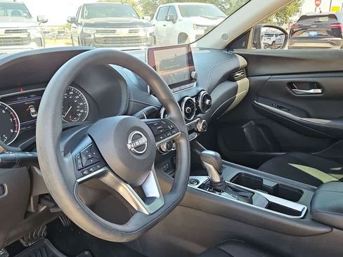 Used 2025 Nissan Sentra SV w/ Trunk Package FWD image 10