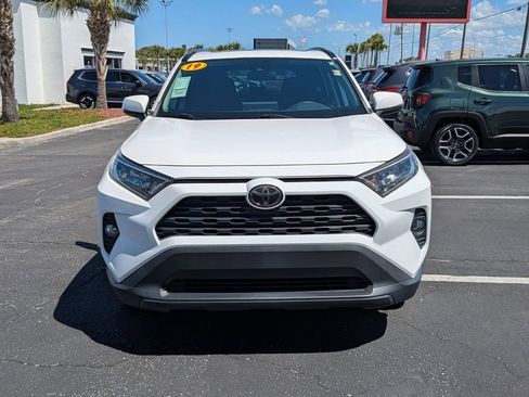 Used 2019 Toyota RAV4 XLE FWD image 3