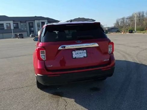 Used 2022 Ford Explorer XLT AWD/4WD image 6