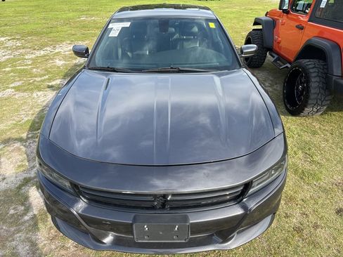 Used 2022 Dodge Charger SXT w/ Leather Interior Group RWD image 8