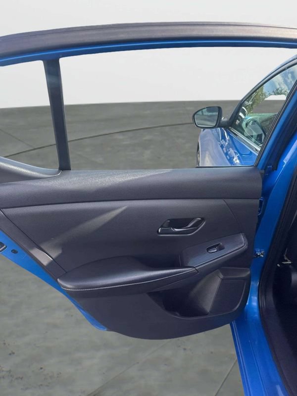 Used 2024 Nissan Sentra SV FWD image 16