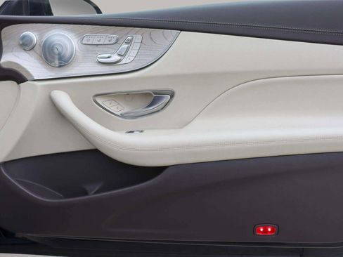 Used 2018 Mercedes-Benz E 400 4MATIC Cabriolet image 32