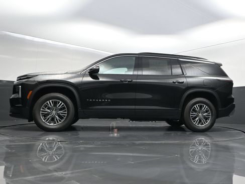 New 2026 Chevrolet Traverse LT w/ Driver Confidence Package AWD/4WD image 39