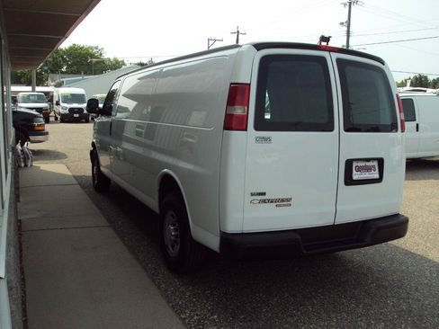 Used 2011 Chevrolet Express 3500 Extended w/ Power Package RWD image 5