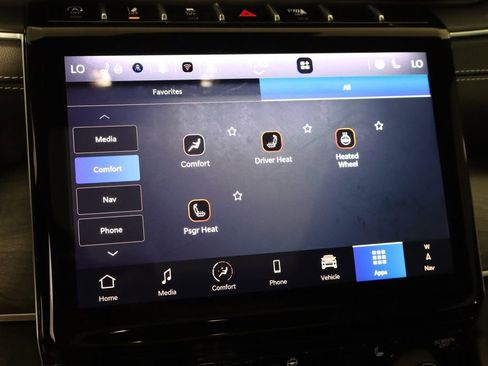 Used 2024 Jeep Grand Cherokee Limited w/ Black Appearance Package image 38