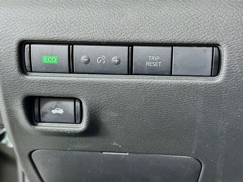 Used 2025 Nissan Sentra SV image 16