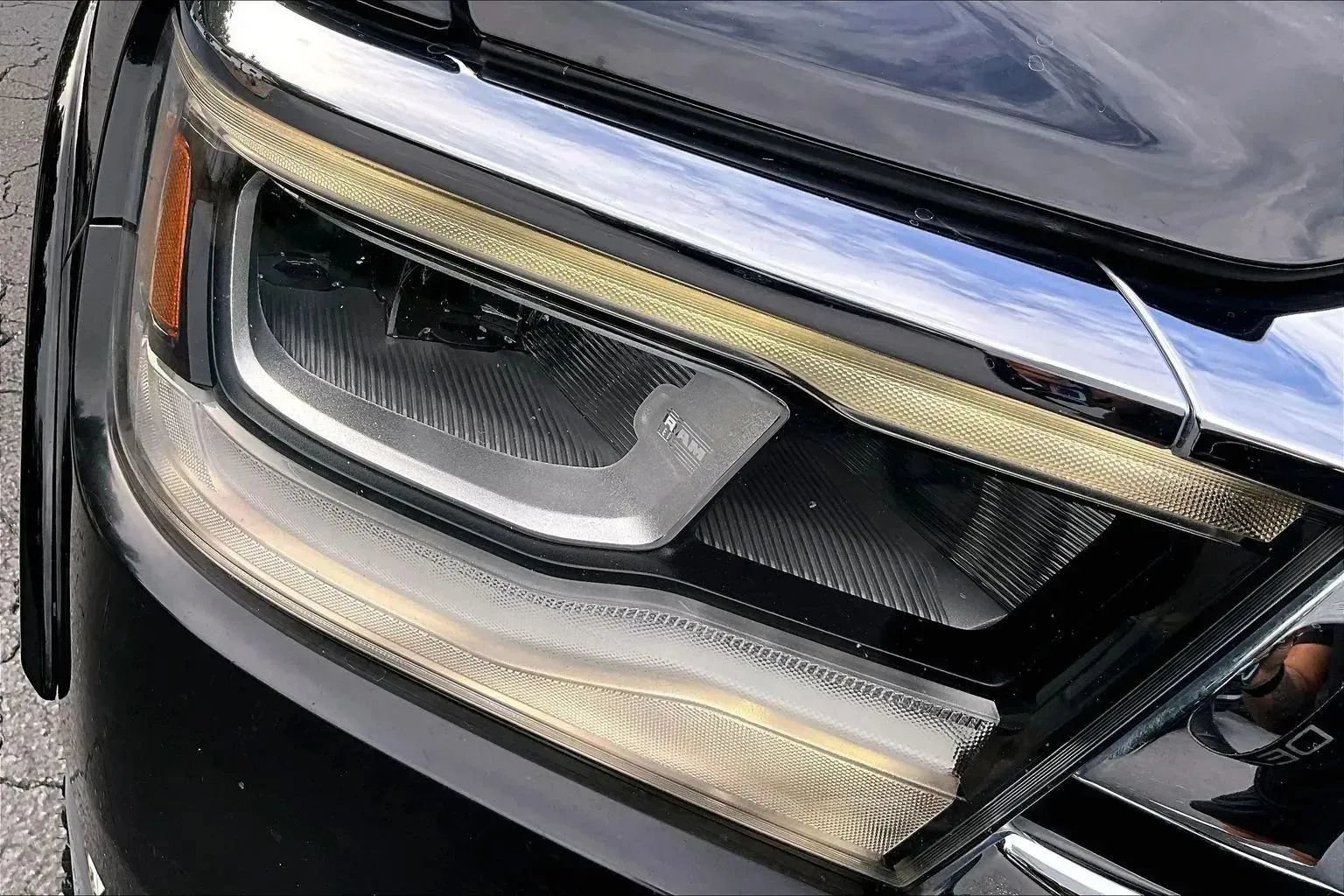 Used 2019 RAM 1500 Laramie AWD/4WD image 30