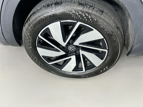 Used 2025 Volkswagen Atlas SE image 11