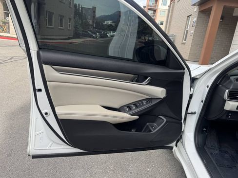 Used 2020 Honda Accord LX image 17