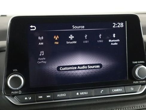 Used 2025 Nissan Rogue S FWD image 28