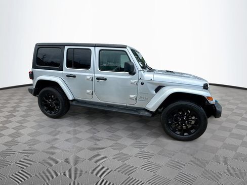 Used 2023 Jeep Wrangler Unlimited Sahara w/ Cold Weather Group AWD/4WD image 5
