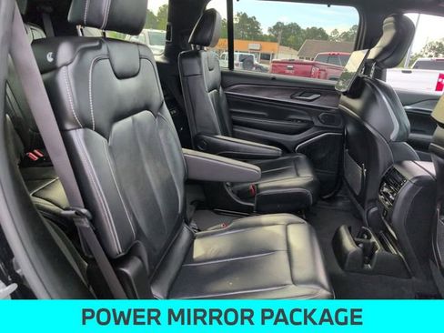 Used 2025 Jeep Grand Cherokee L Overland w/ Luxury Tech Group IV AWD/4WD image 29