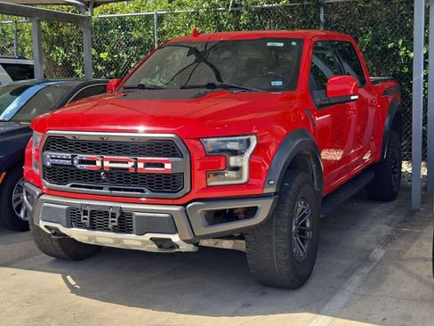 Used 2019 Ford F150 Raptor w/ Equipment Group 802A Luxury AWD/4WD image 3