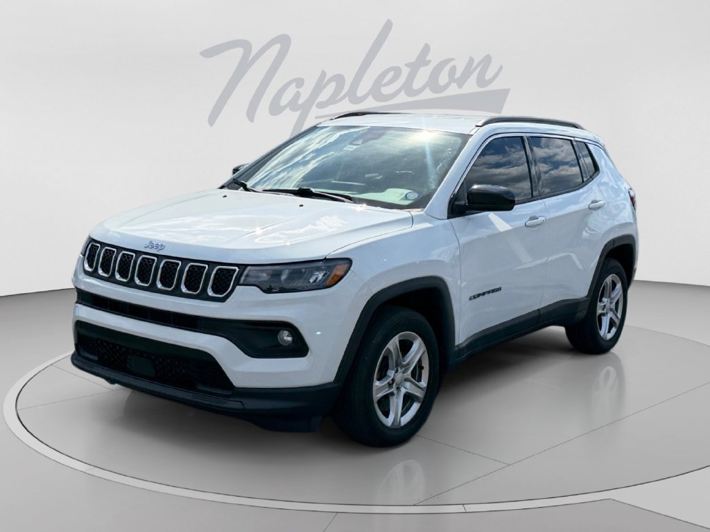 Used 2024 Jeep Compass Latitude AWD/4WD image 1