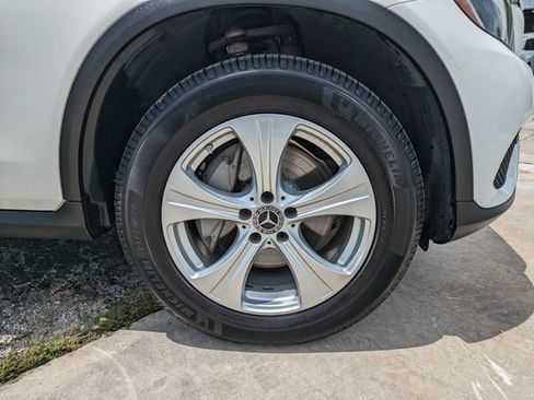 Used 2018 Mercedes-Benz GLC 300 4MATIC image 11