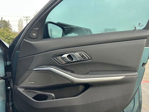 Used 2021 BMW 330i xDrive Sedan w/ Premium Package image 25