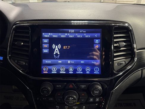 Used 2019 Jeep Grand Cherokee Limited w/ Trailer Tow Group IV image 17