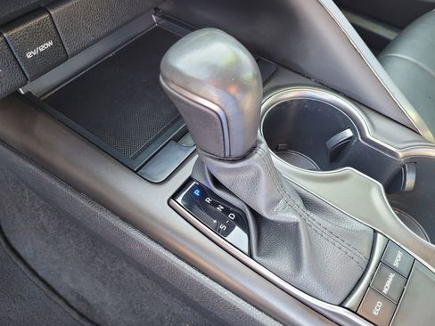 Used 2023 Toyota Camry SE FWD image 16