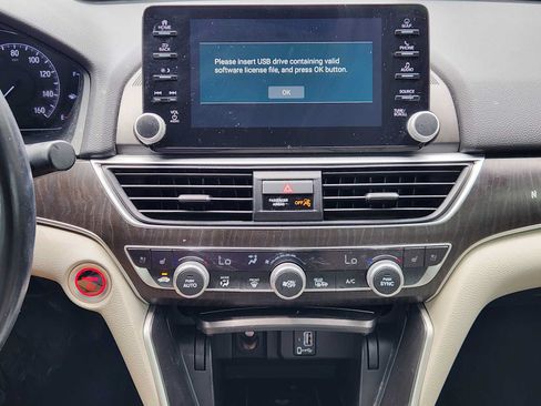 Used 2020 Honda Accord Touring image 16