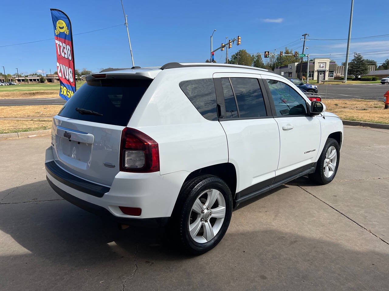Used 2016 Jeep Compass Latitude AWD/4WD image 7