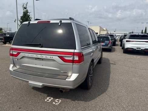 Used 2015 Lincoln Navigator 4WD image 5