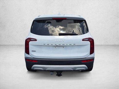 Used 2022 Kia Telluride LX AWD/4WD image 6