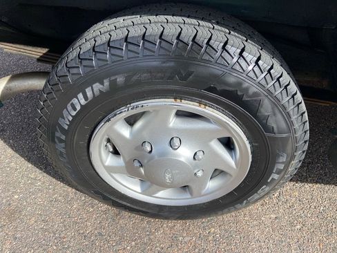 Used 2009 Ford E-350 and Econoline 350 XL image 11