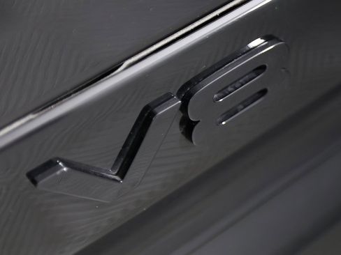 Used 2024 Land Rover Defender 90 V8 image 51