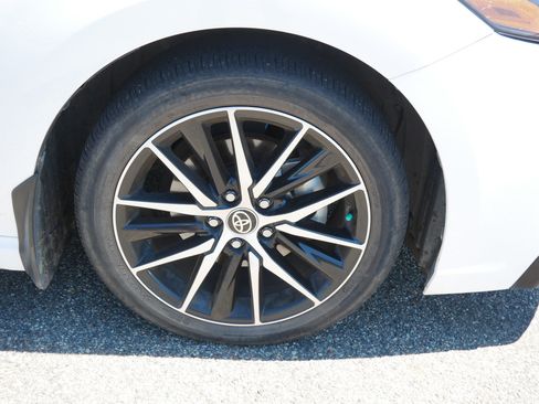 Used 2023 Toyota Camry SE FWD image 6