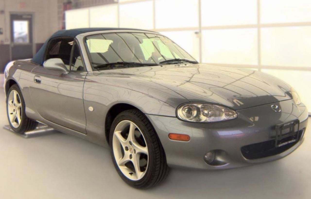Used 2003 MAZDA MX-5 Miata RWD image 6